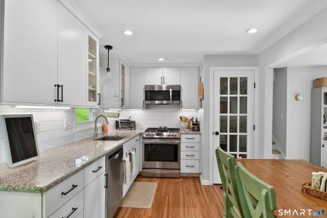 15 Riverside Drive Branford CT 06405
