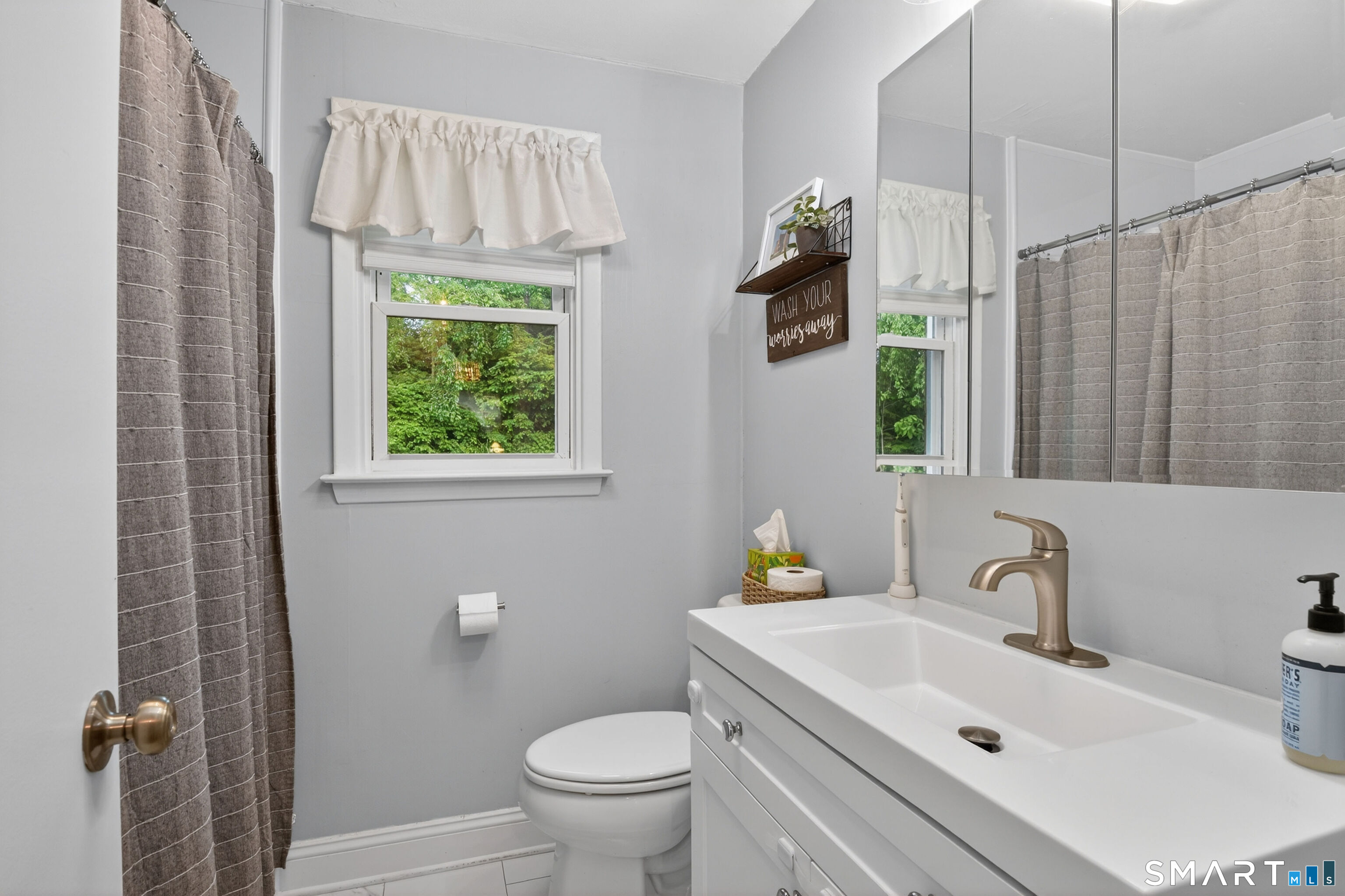 15 Riverside Drive Branford CT 06405
