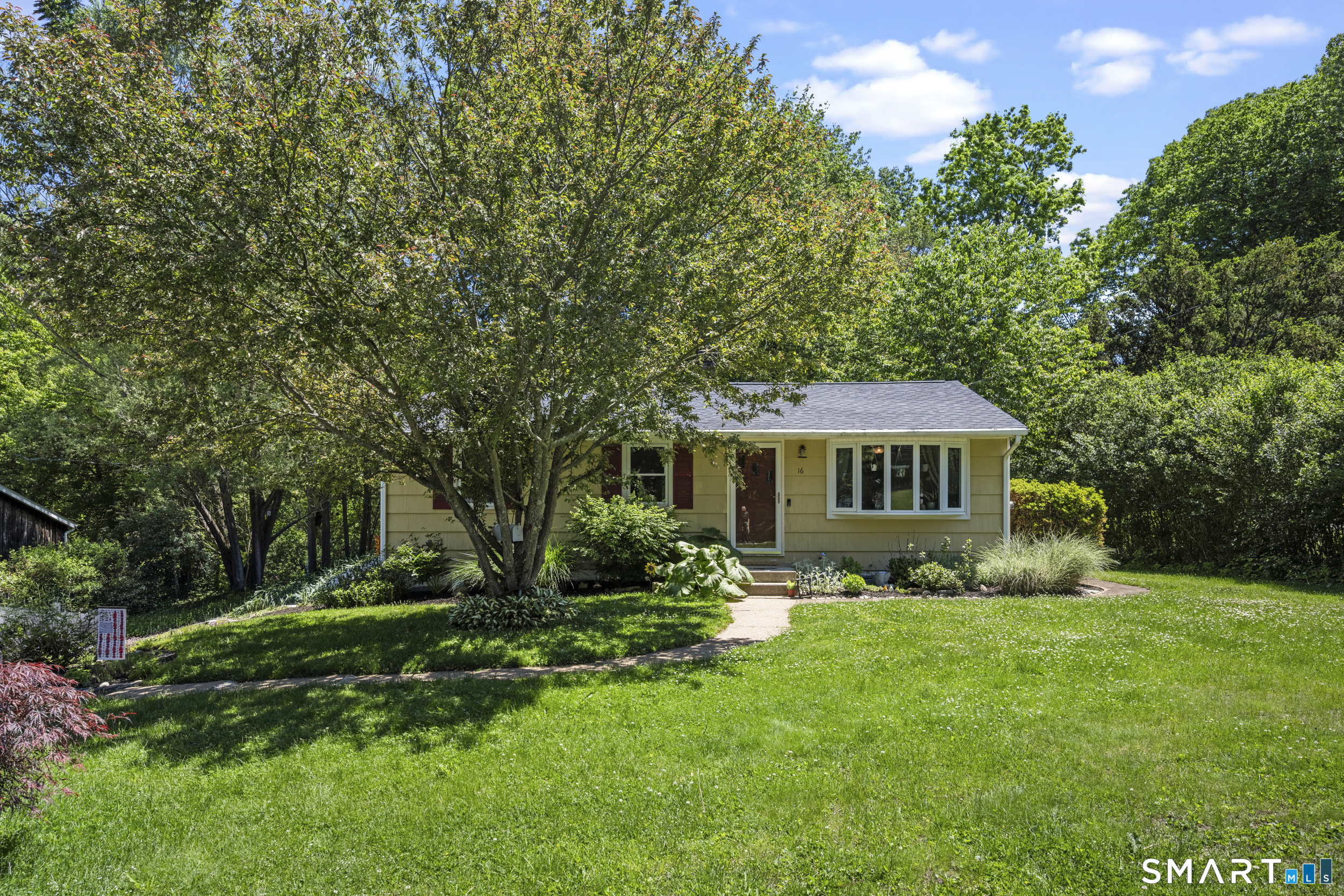 16 Pollys Lane Montville CT 06382