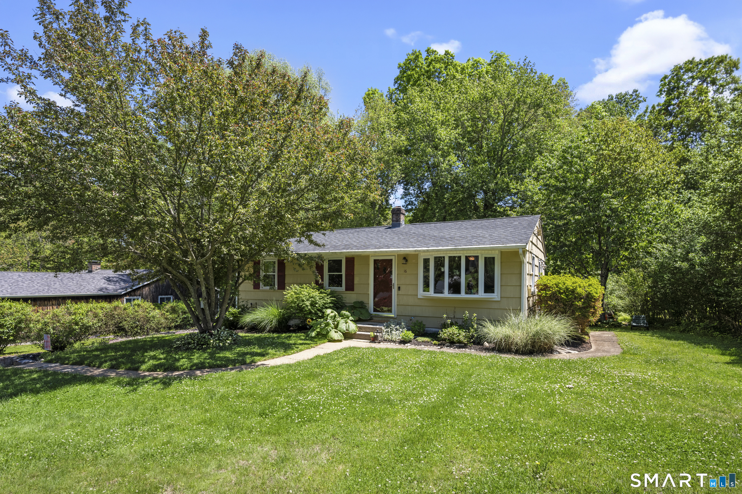 16 Pollys Lane Montville CT 06382
