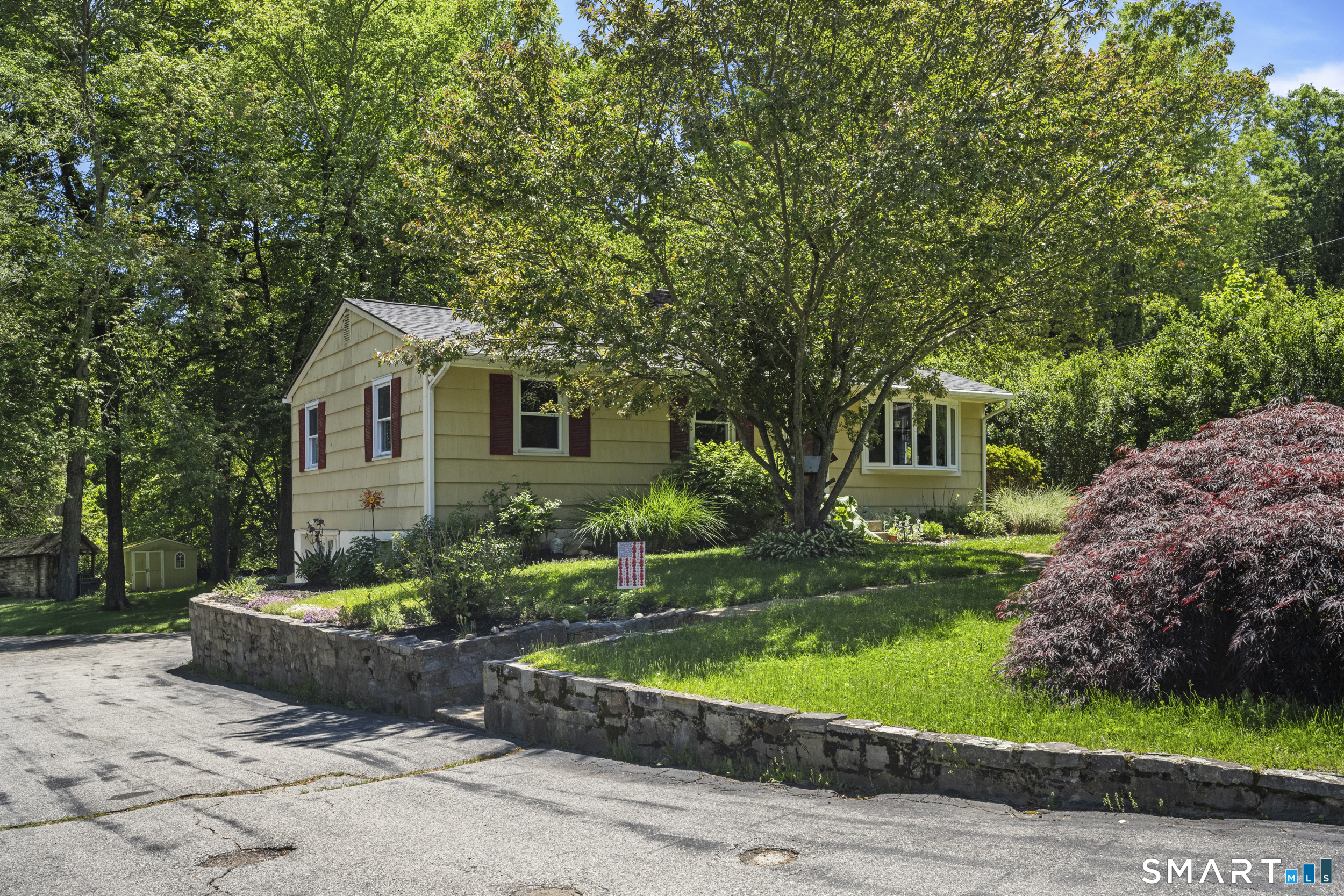 16 Pollys Lane Montville CT 06382