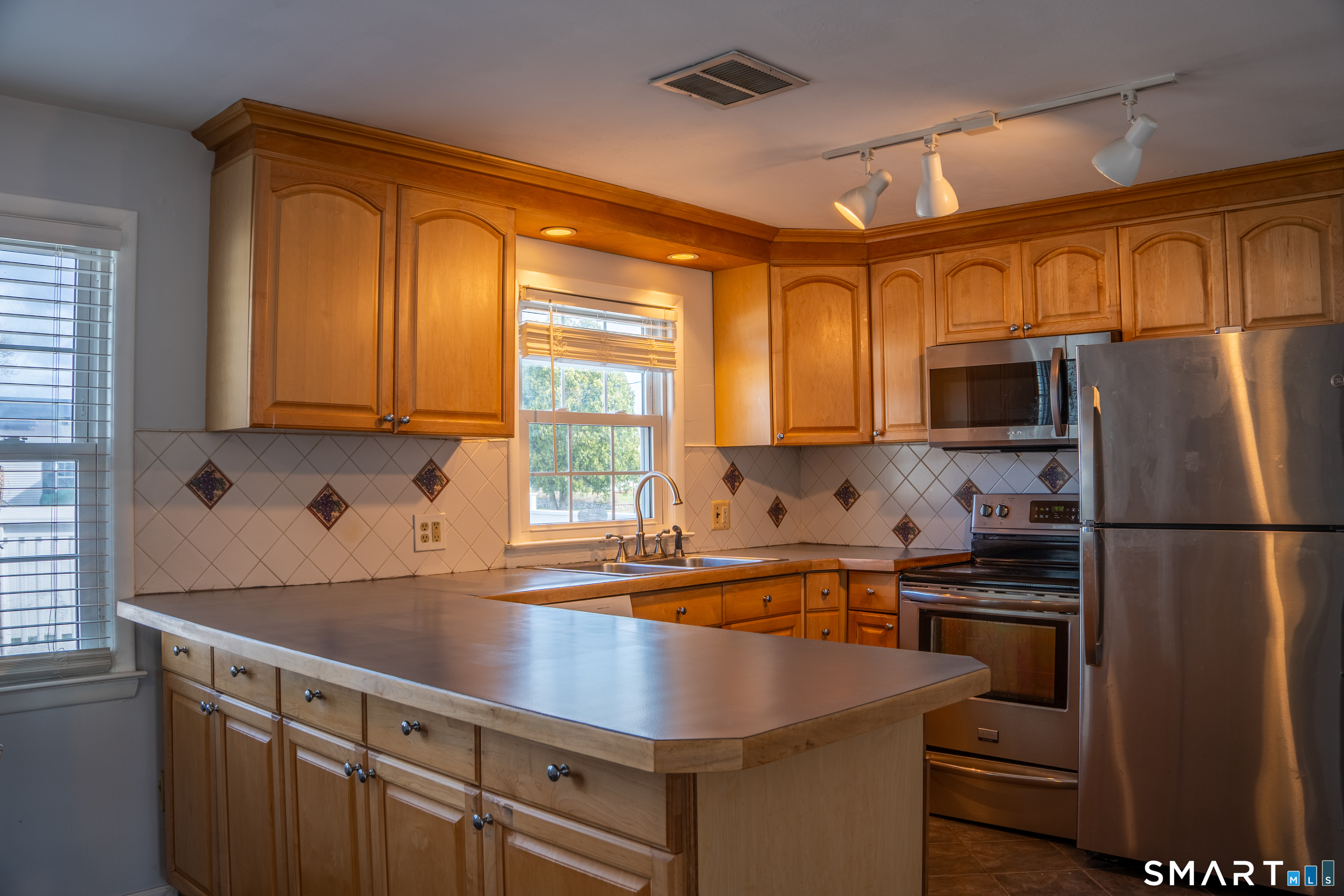 18 Leon Street Thompson CT 06277