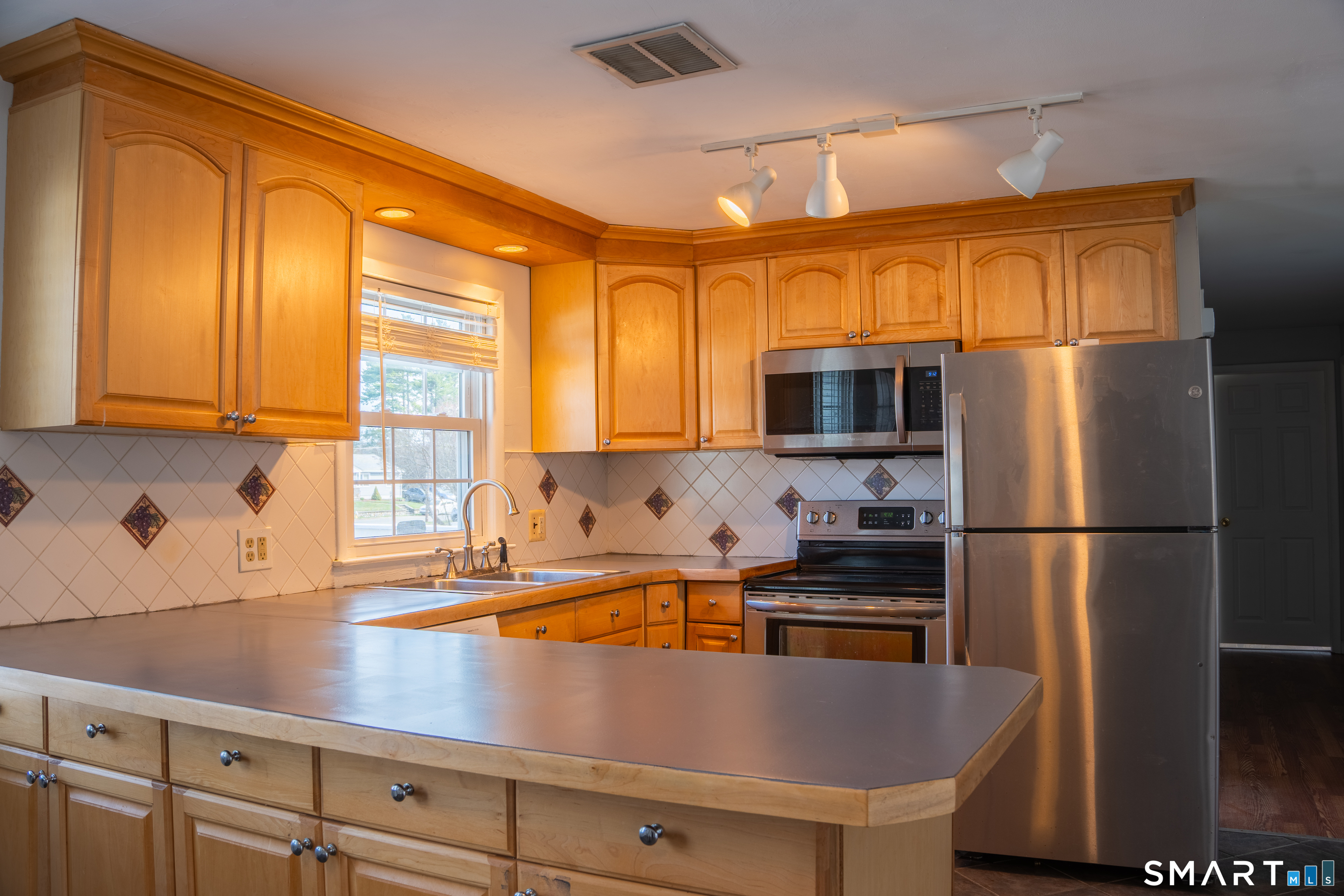 18 Leon Street Thompson CT 06277