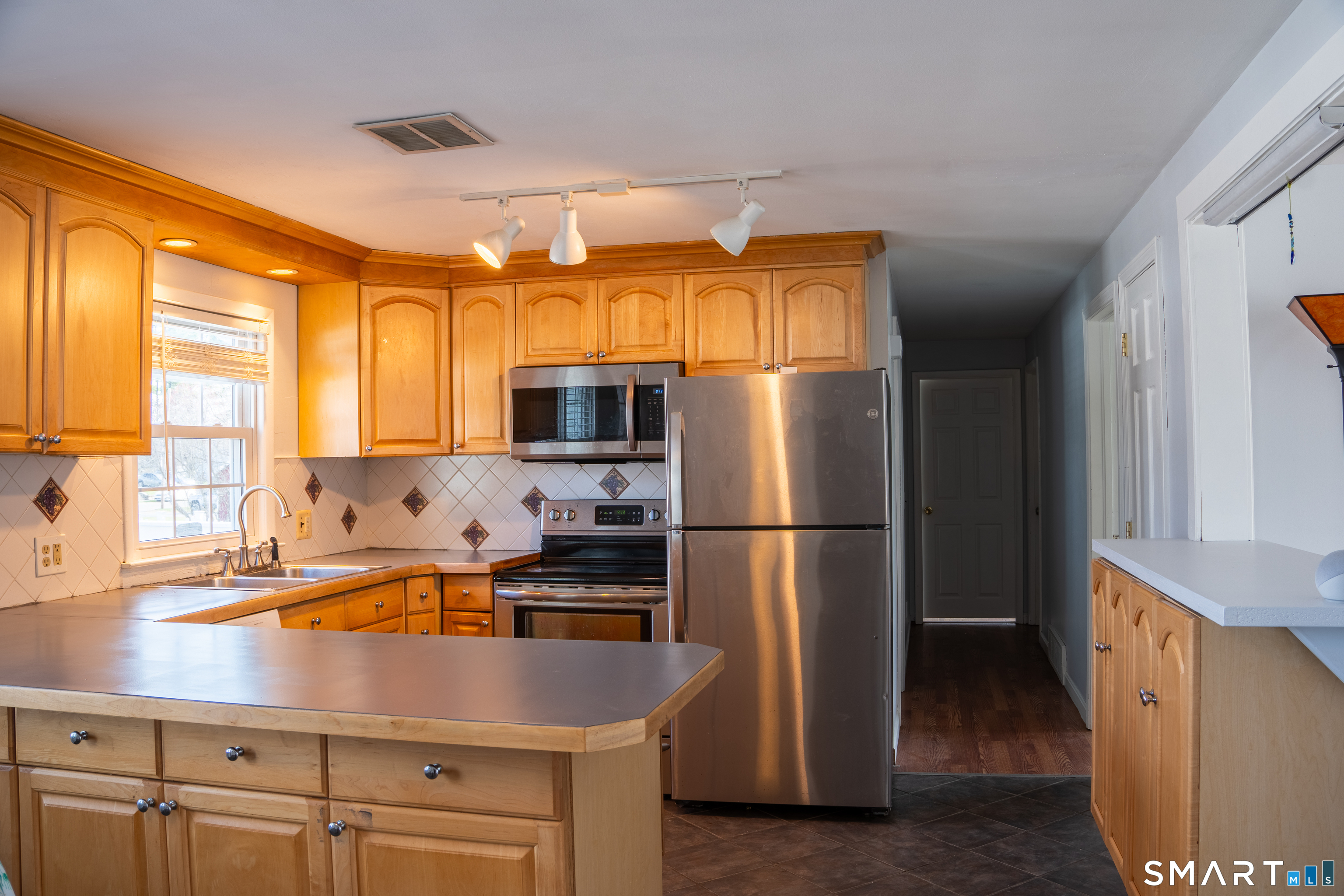 18 Leon Street Thompson CT 06277