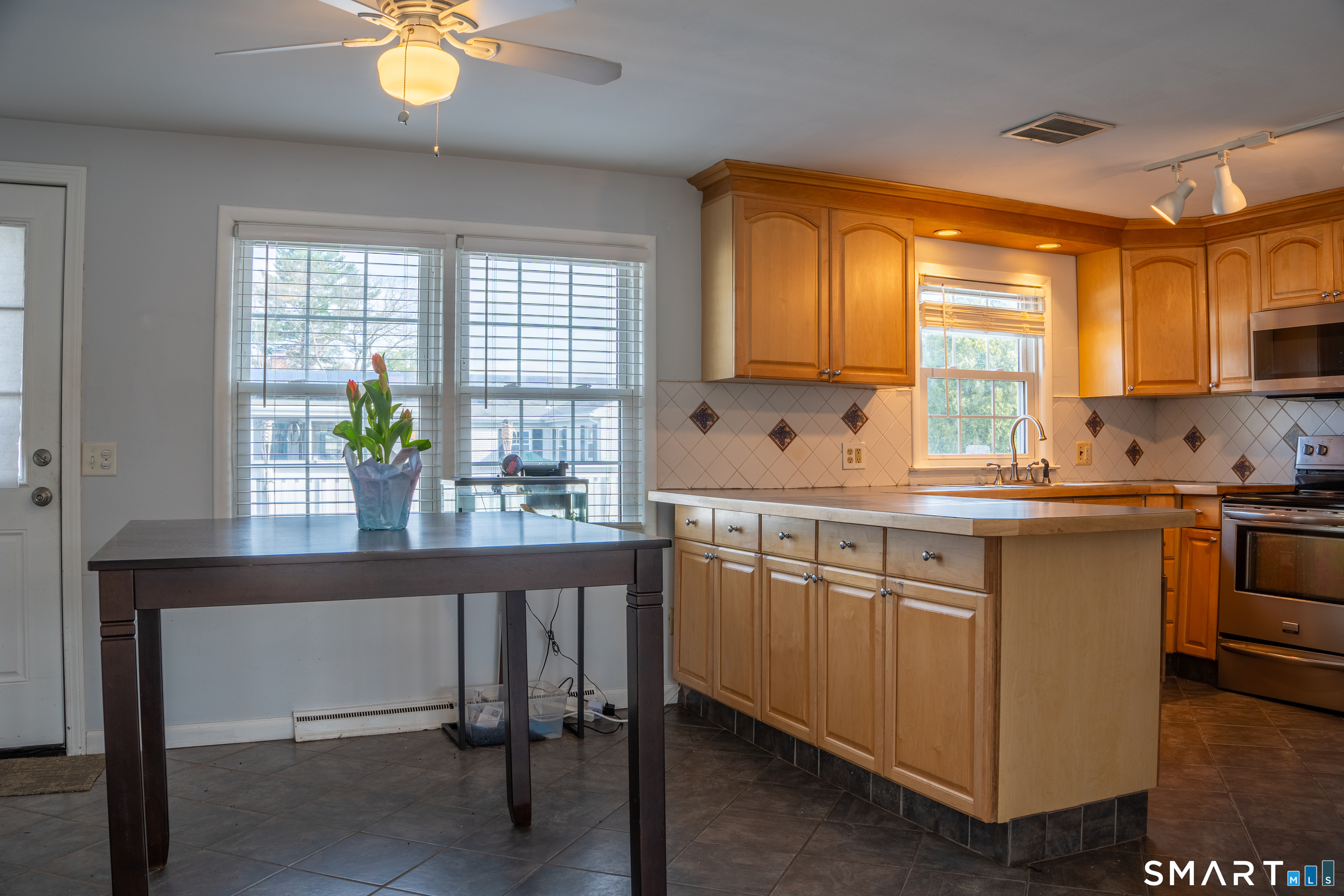 18 Leon Street Thompson CT 06277