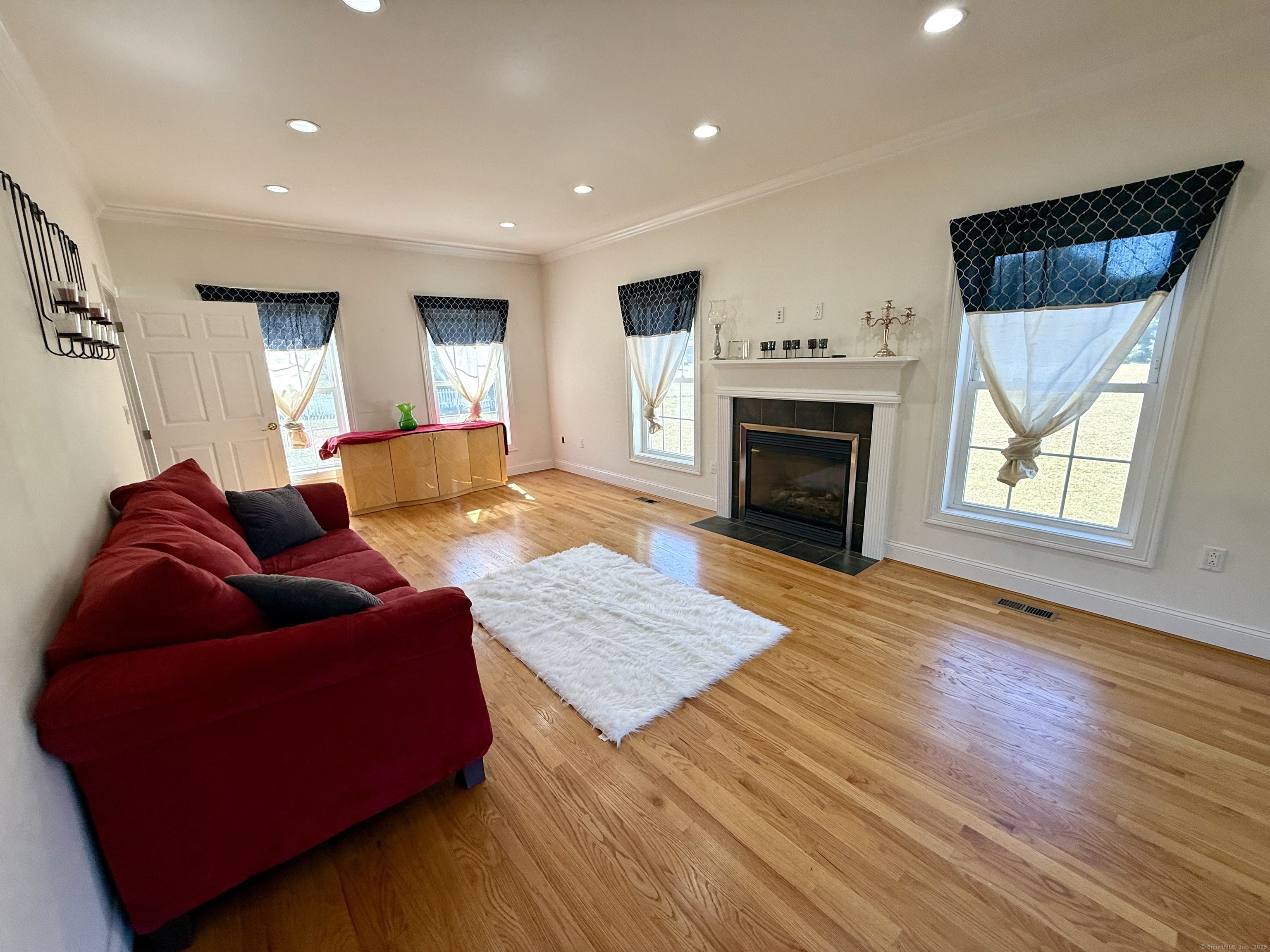 438 Pleasant Valley Road South Windsor CT 06074