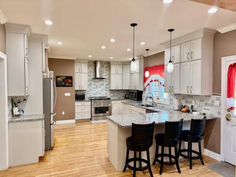 438 Pleasant Valley Road South Windsor CT 06074