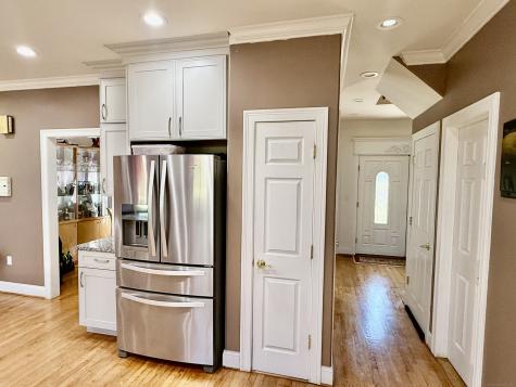 438 Pleasant Valley Road South Windsor CT 06074