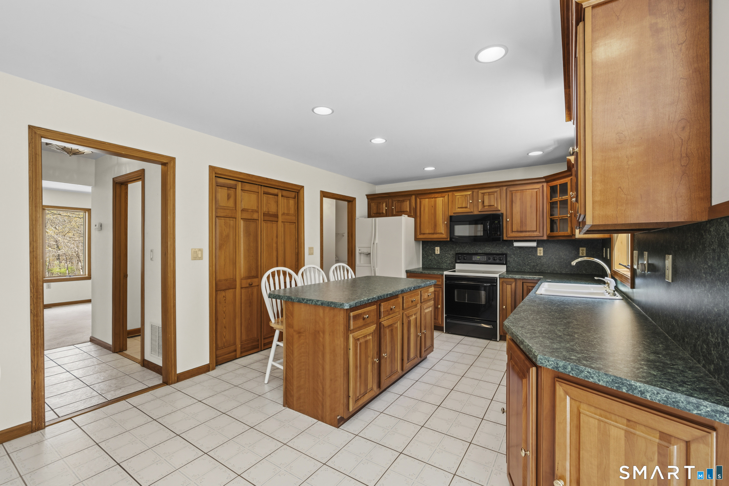 4 Greystone Drive Montville CT 06382