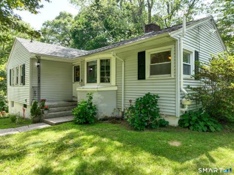1512 Route 32 Montville CT 06382