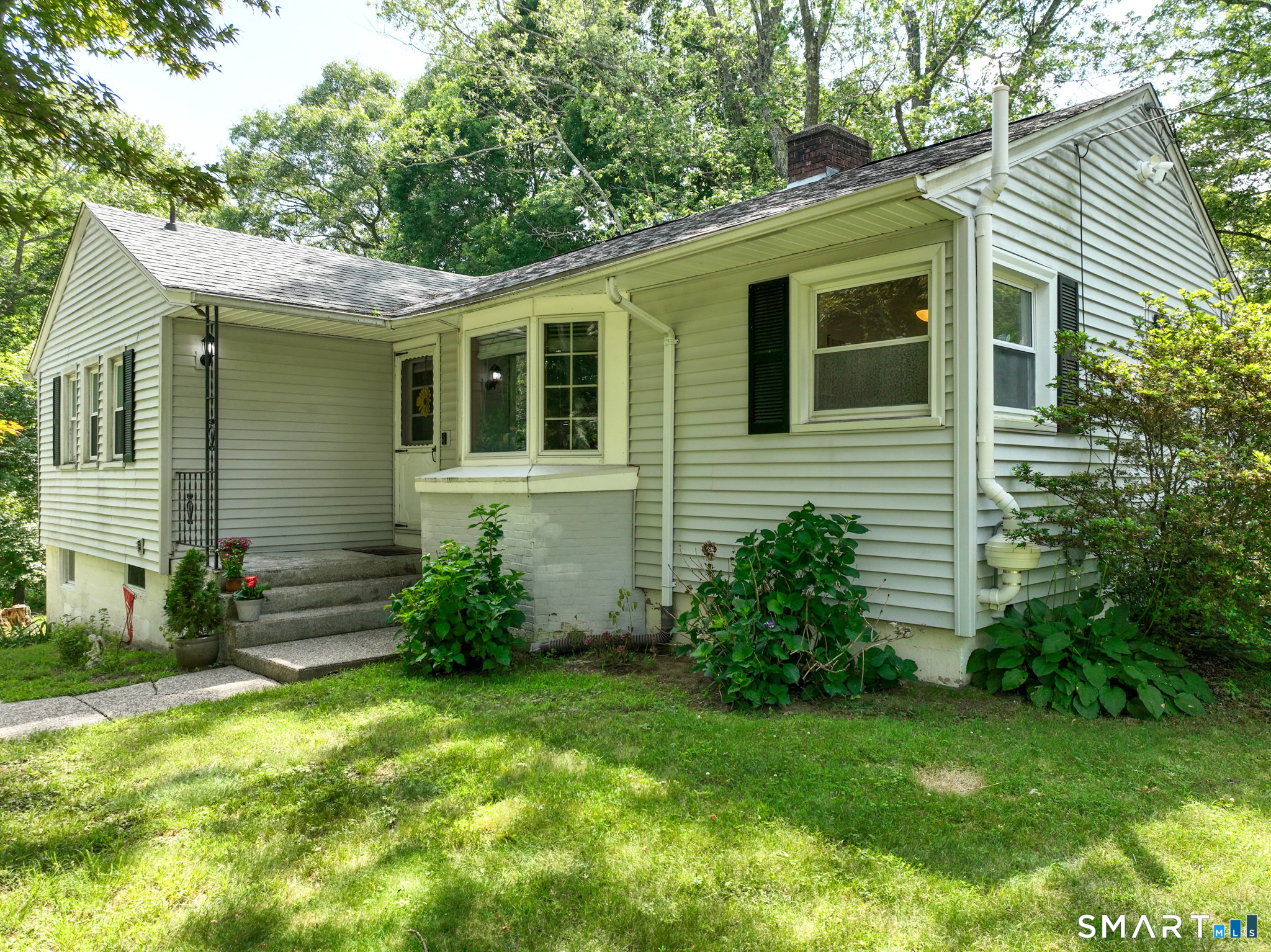 1512 Route 32 Montville CT 06382