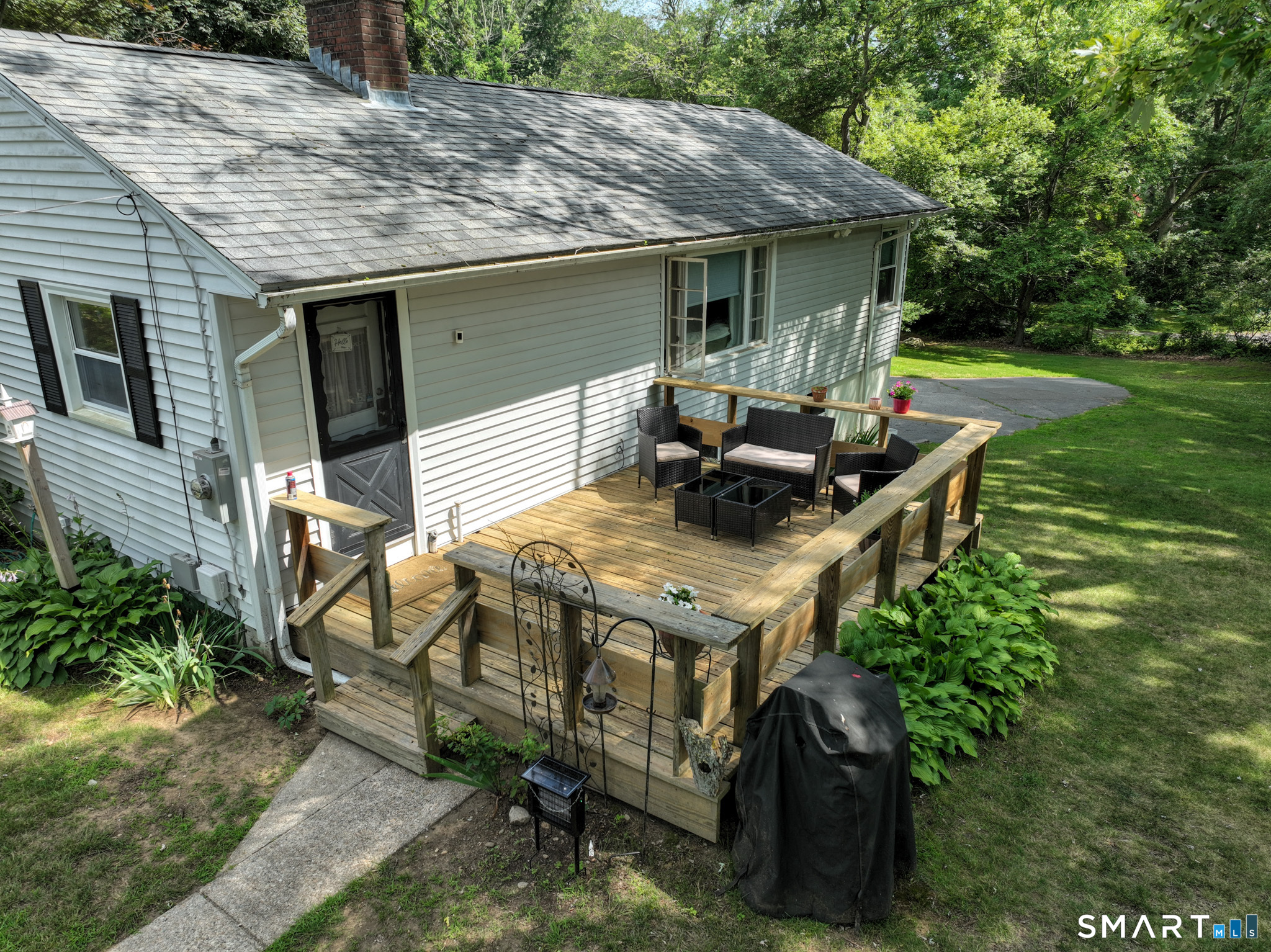 1512 Route 32 Montville CT 06382