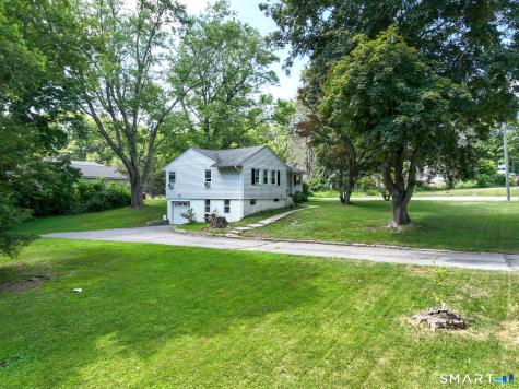 1512 Route 32 Montville CT 06382