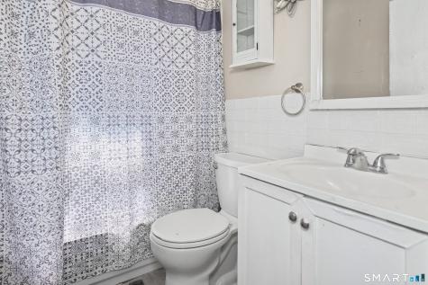 69 Sunshine Circle Bridgeport CT 06606