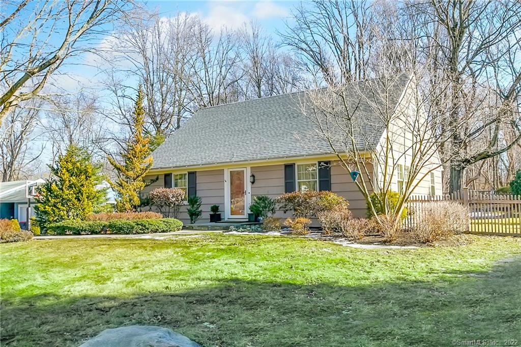 18 Stowe Place Trumbull CT 06611
