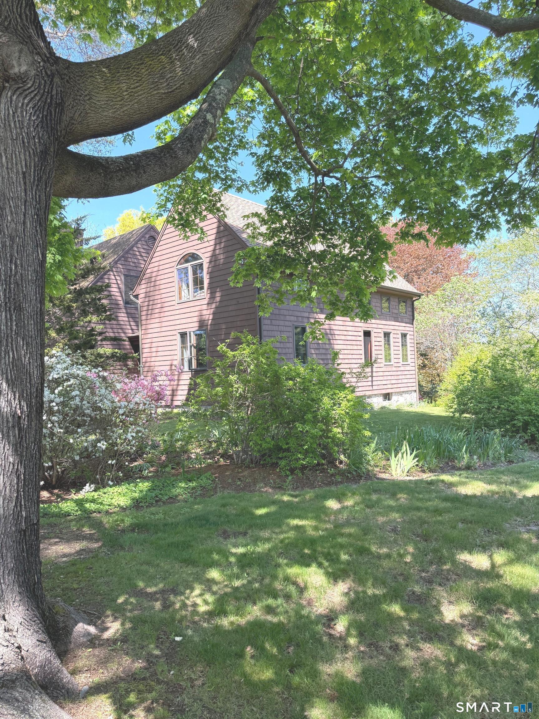 8 Ivy Road Stonington CT 06355