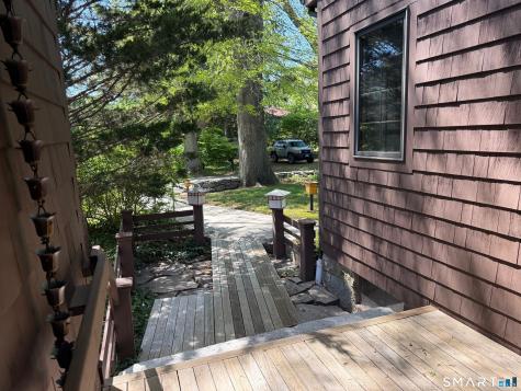 8 Ivy Road Stonington CT 06355