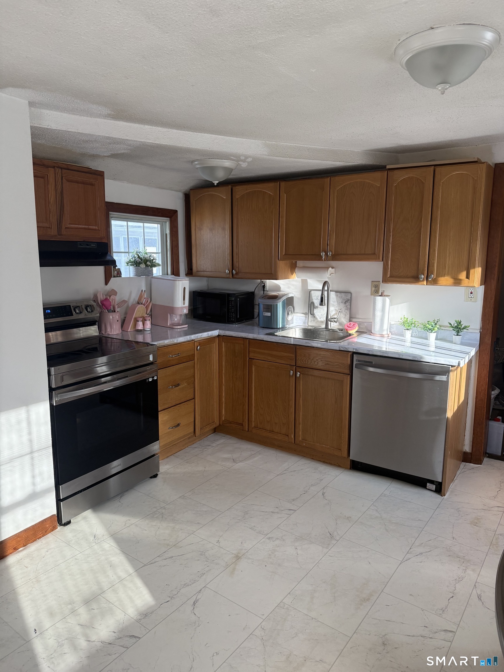 9 Brown Avenue Windsor CT 06095