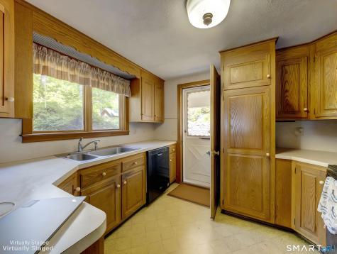 114 Lake Drive East Hampton CT 06424