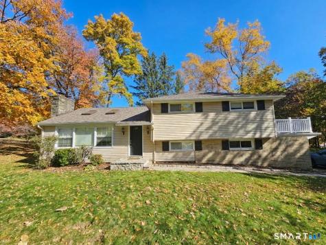 15 Geraldine Circle Trumbull CT 06611