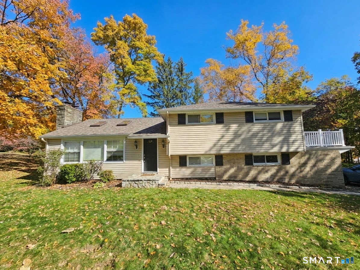 15 Geraldine Circle Trumbull CT 06611