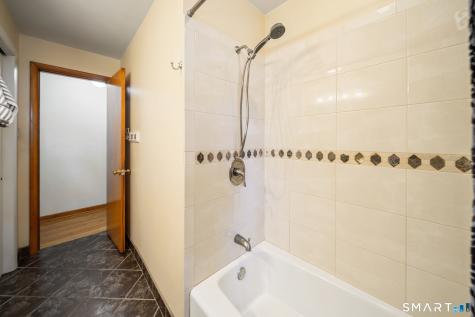 121 Bridgeview Place Stratford CT 06614