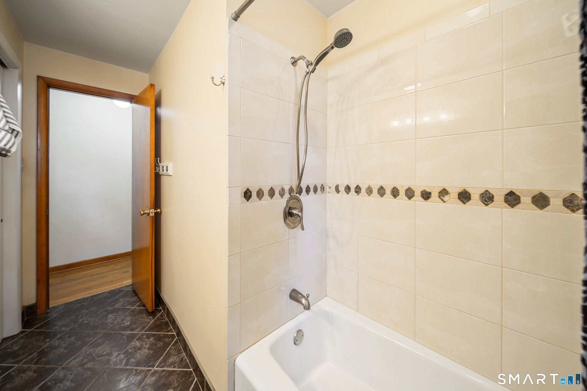 121 Bridgeview Place Stratford CT 06614