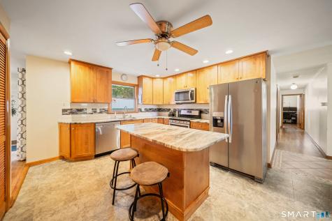 121 Bridgeview Place Stratford CT 06614