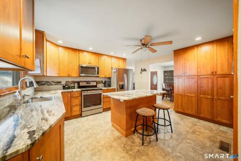 121 Bridgeview Place Stratford CT 06614
