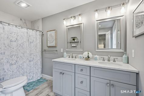 11 Fairlawn Street Farmington CT 06032