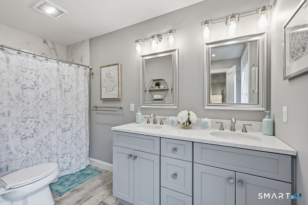 11 Fairlawn Street Farmington CT 06032