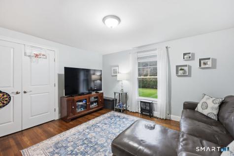 11 Fairlawn Street Farmington CT 06032