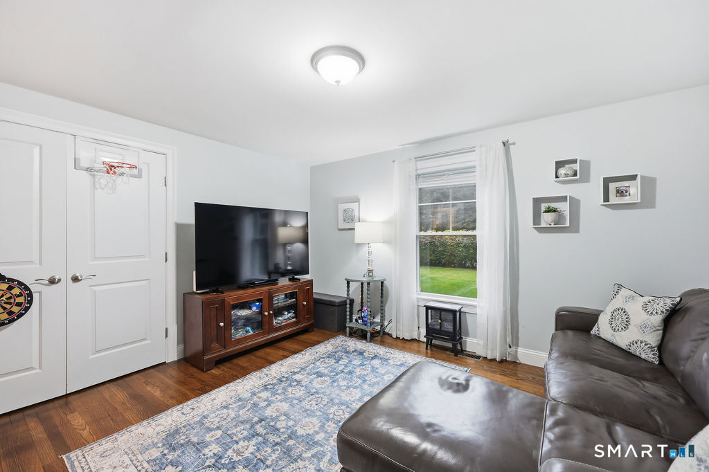 11 Fairlawn Street Farmington CT 06032