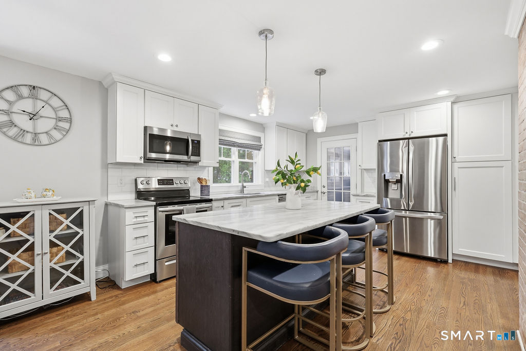 11 Fairlawn Street Farmington CT 06032