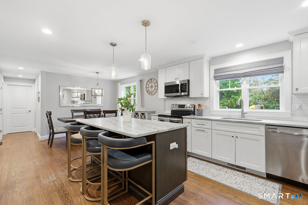 11 Fairlawn Street Farmington CT 06032