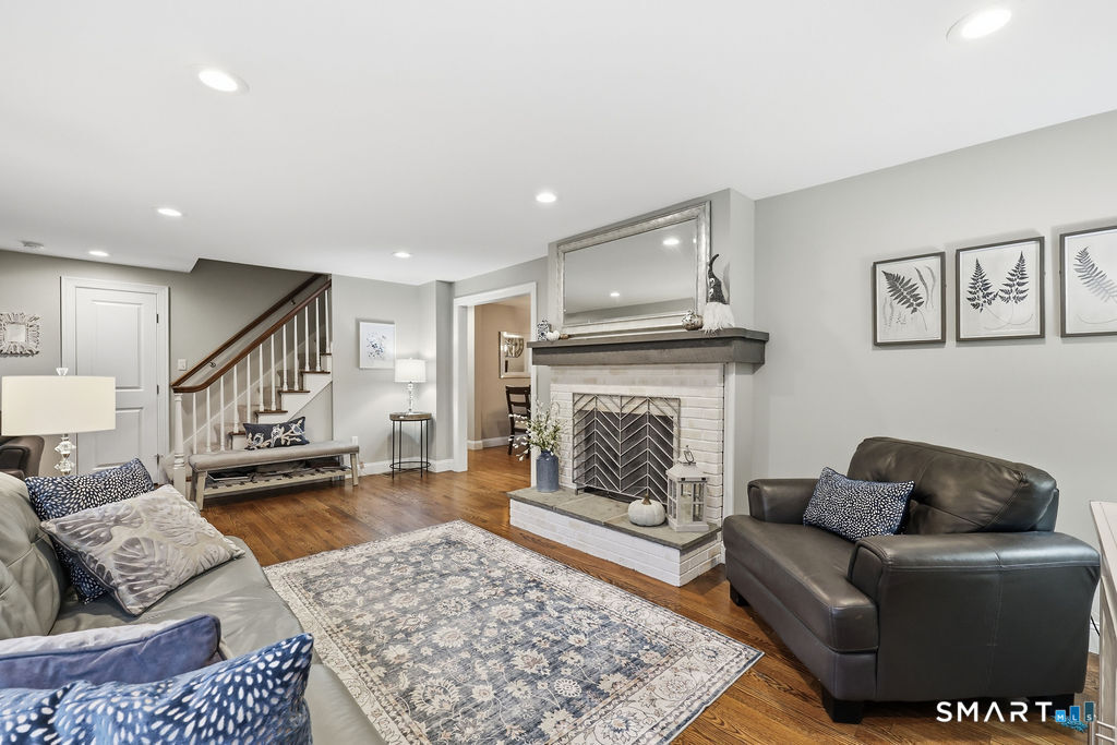 11 Fairlawn Street Farmington CT 06032
