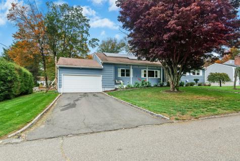 27 Condon Drive Ansonia CT 06401