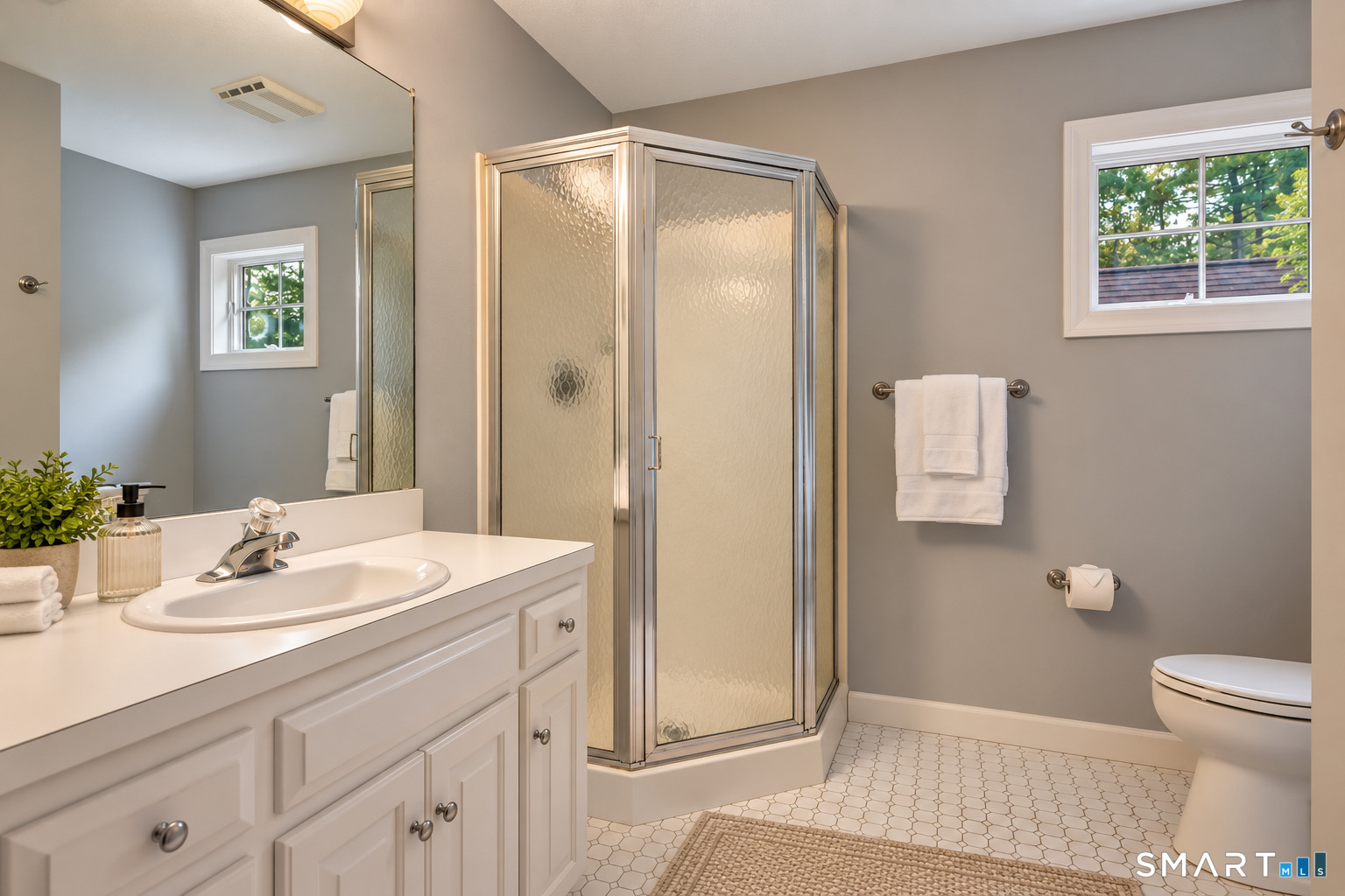 10 Whitman Pond Road Simsbury CT 06070
