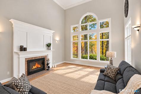 10 Whitman Pond Road Simsbury CT 06070