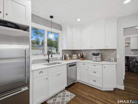 2298 Albany Avenue West Hartford CT 06117