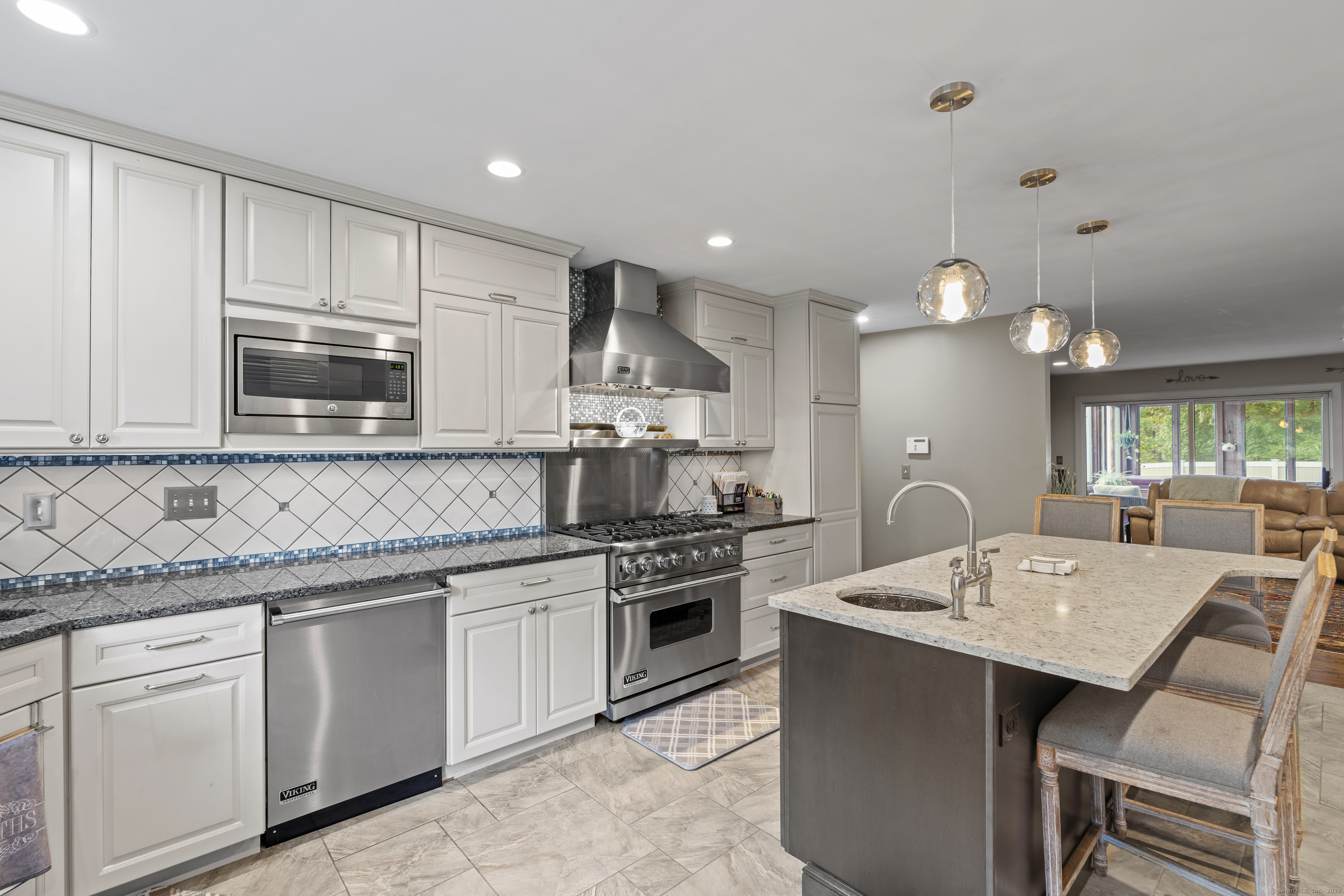 27 Hickory Hill Lane Branford CT 06405