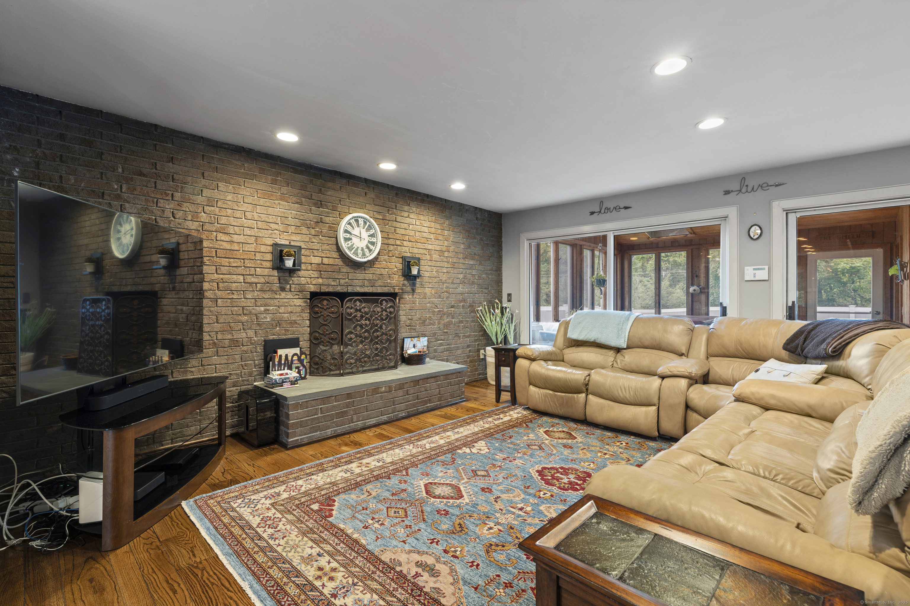 27 Hickory Hill Lane Branford CT 06405