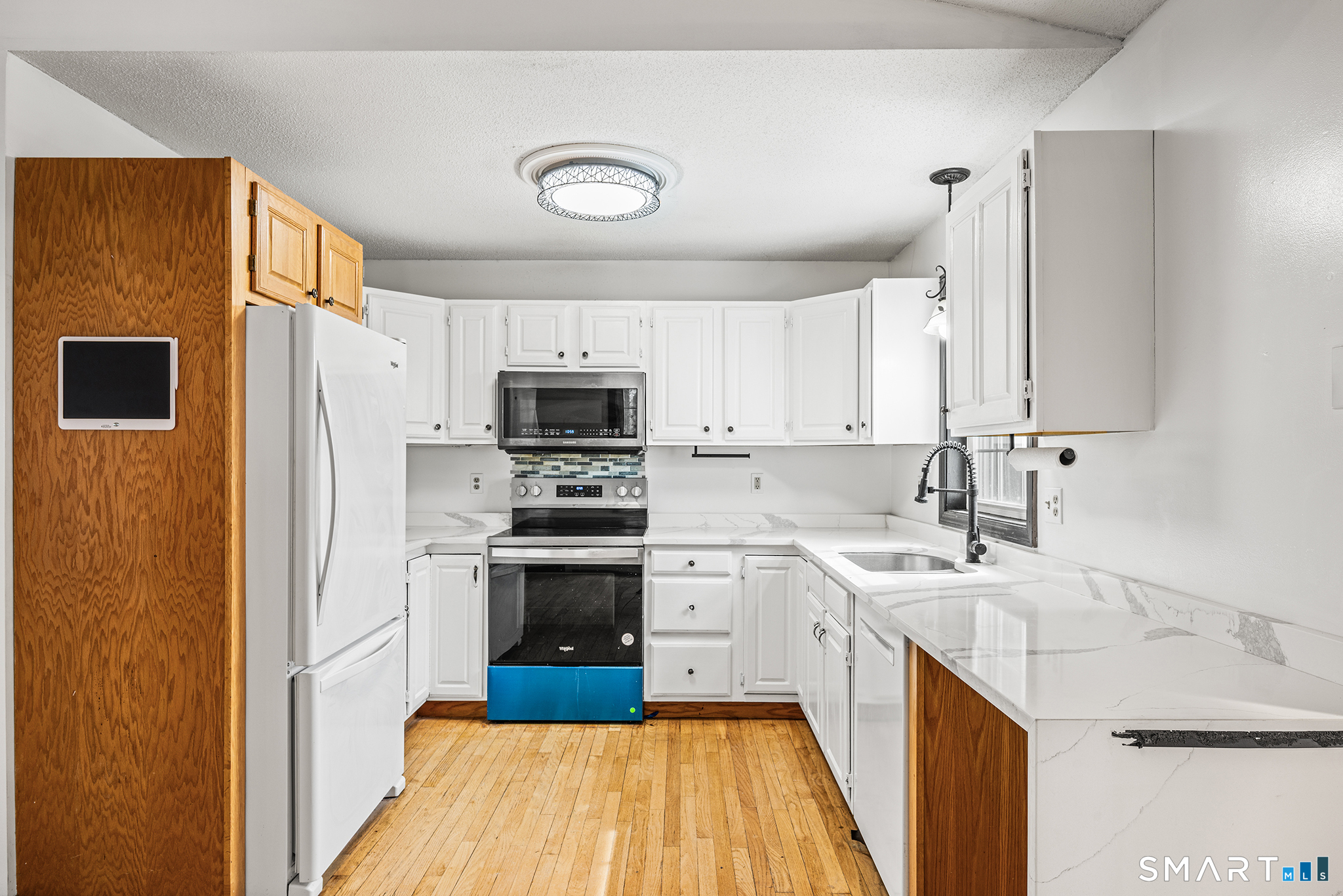 75 Elmwood Hill Road Thompson CT 06277