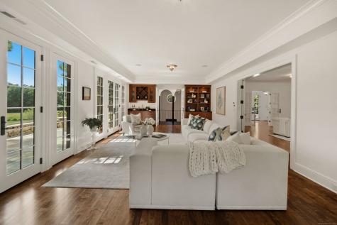 18 Tokeneke Trail Darien CT 06820