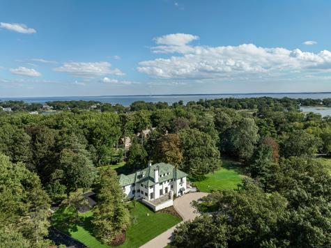 18 Tokeneke Trail Darien CT 06820