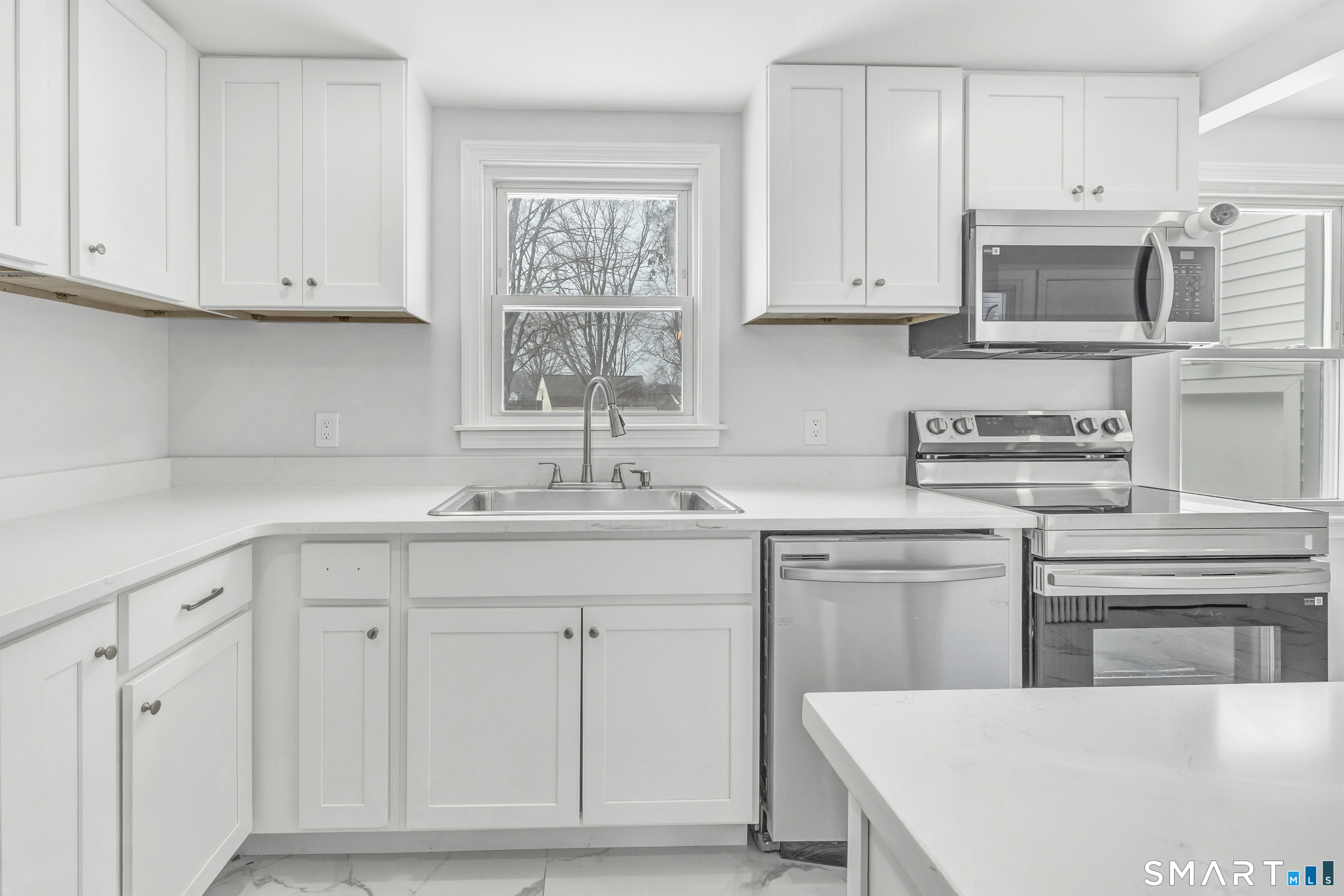8 River Road East Haven CT 06512