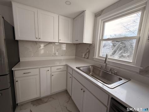 8 River Road East Haven CT 06512