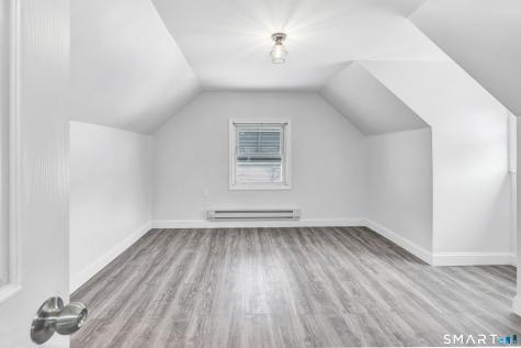 8 River Road East Haven CT 06512