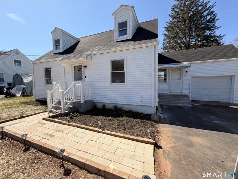 8 River Road East Haven CT 06512