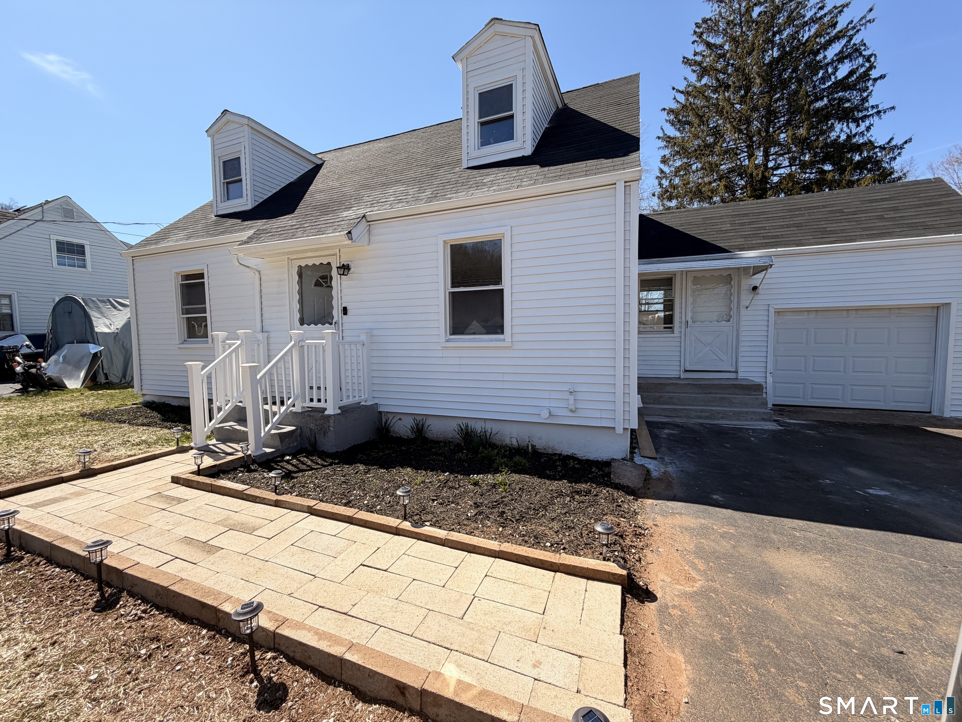 8 River Road East Haven CT 06512